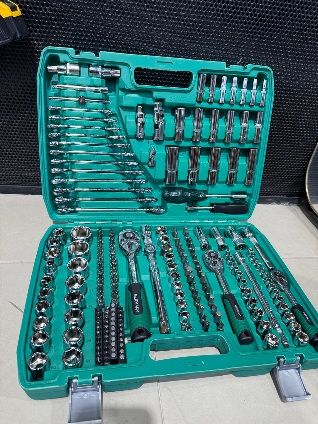 SET JUEGO DE HERRAMIENTAS 216 PIEZAS