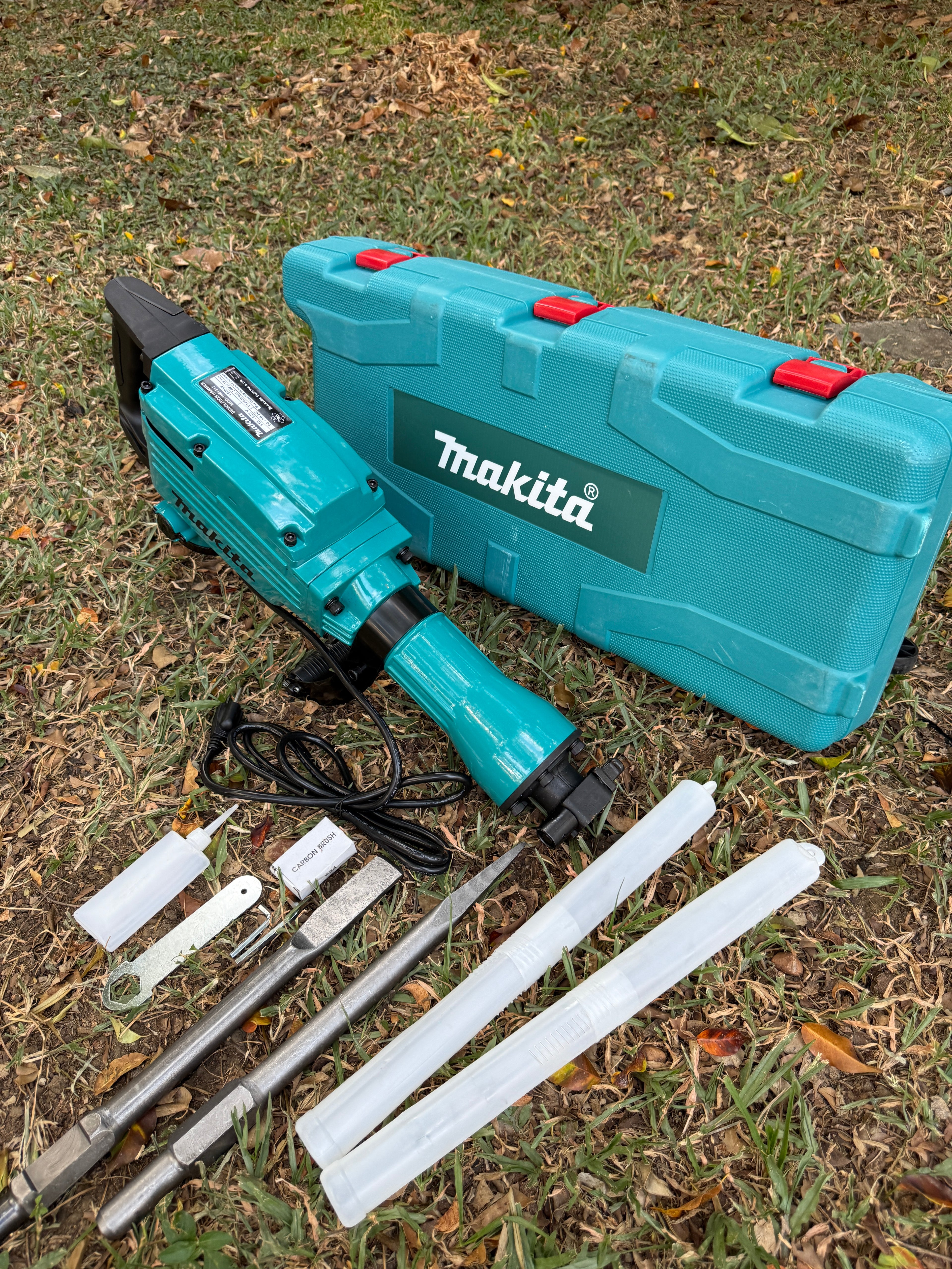 DEMOLEDOR MAKITA 1500W CAJA PLASTICA