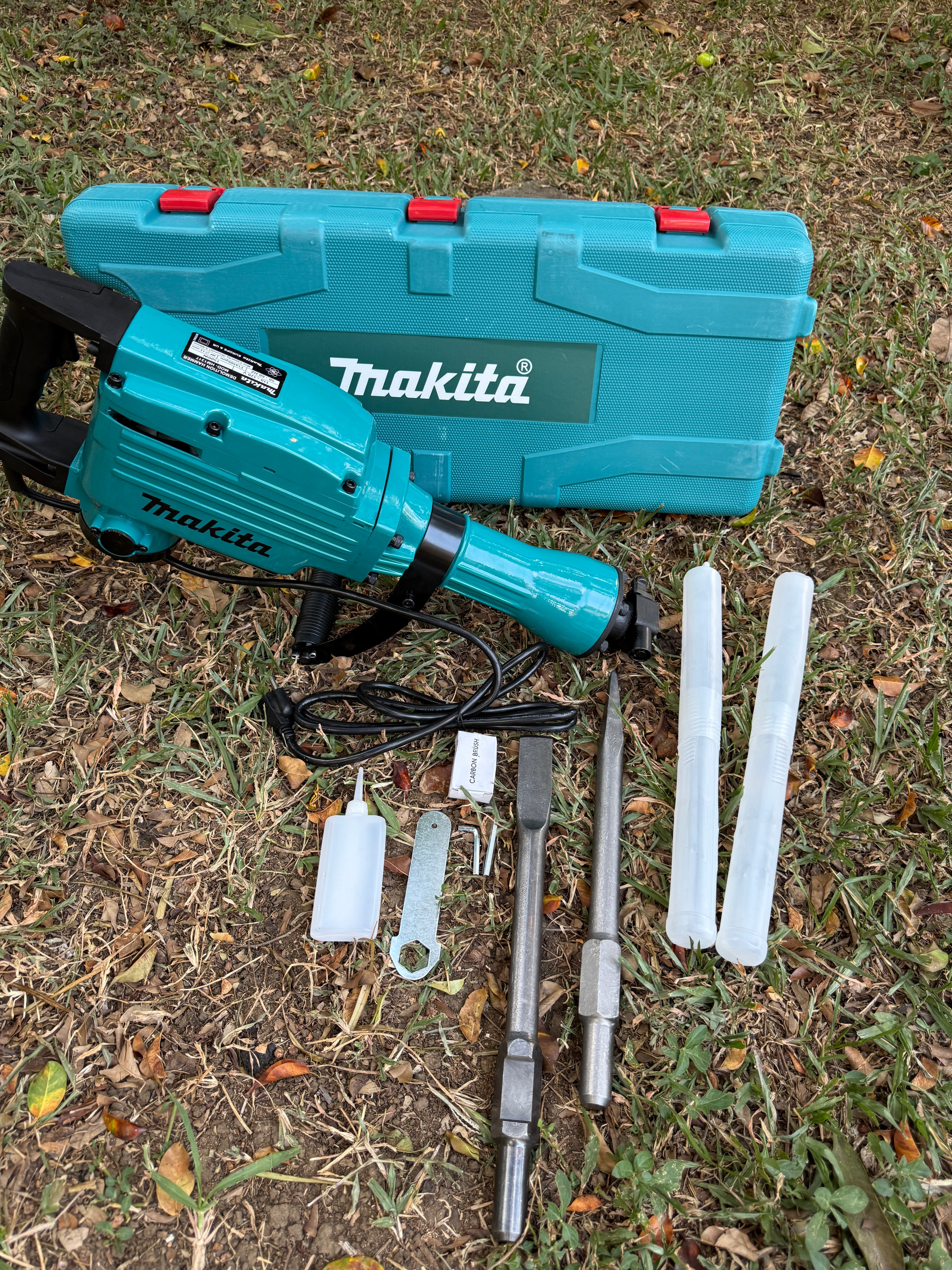 DEMOLEDOR MAKITA 1500W CAJA PLASTICA