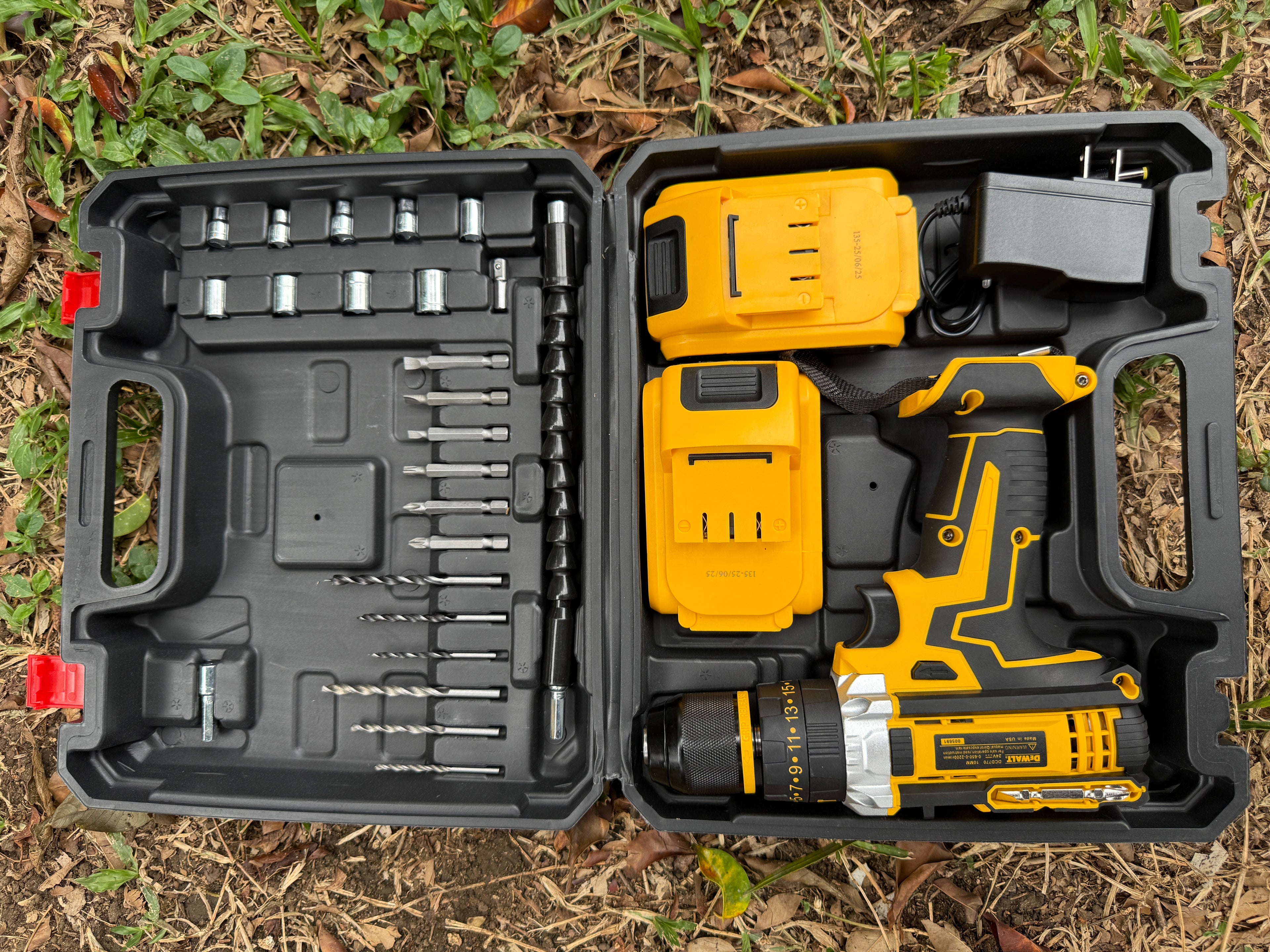 Taladro Dewalt 24v Con Accesorios