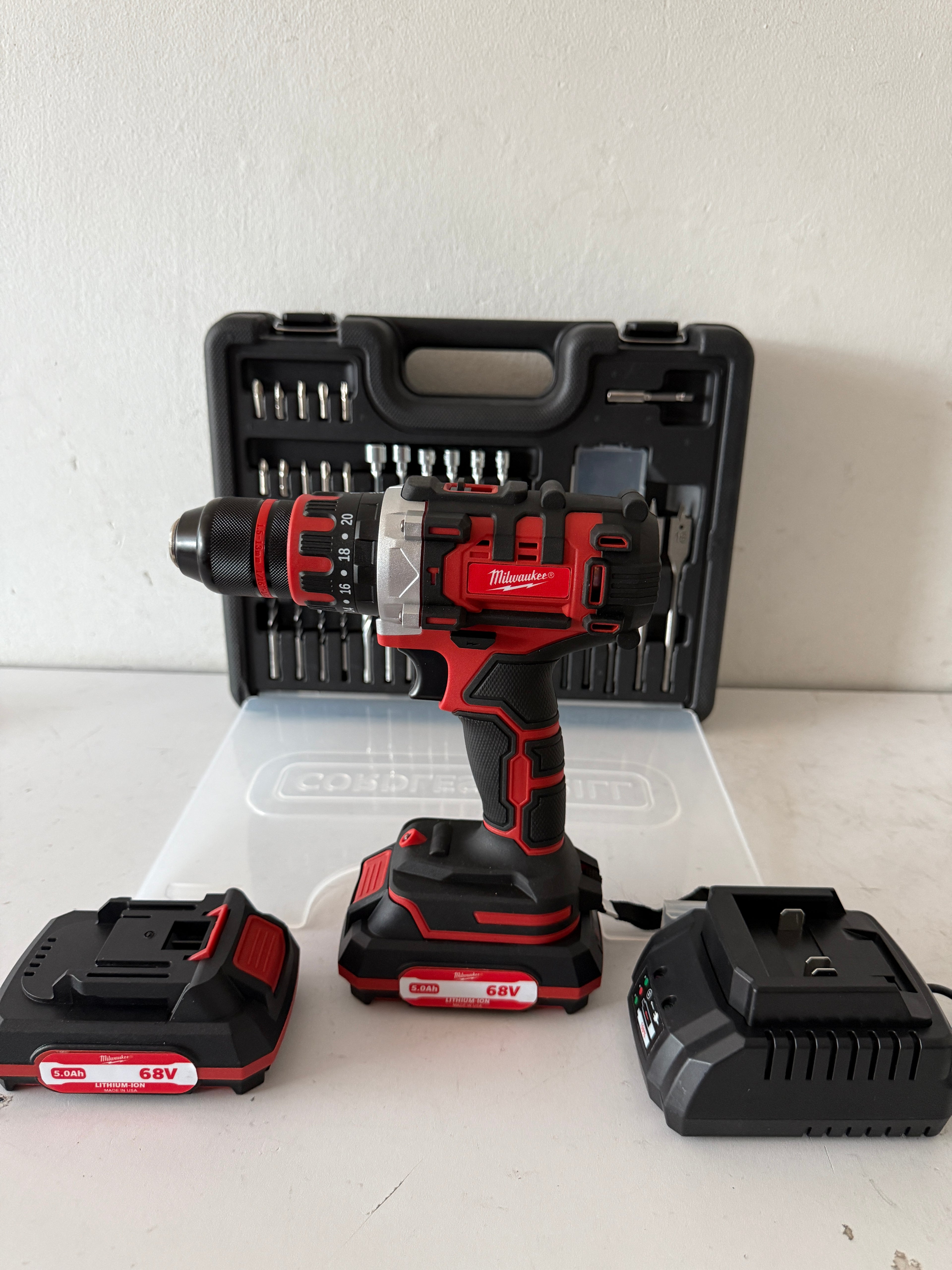 TALADRO INALAMBRICO MILWAUKEE 68V